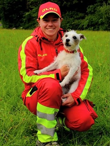 Mantrailing und Wasserortung: Stephanie Obermaier mit Satu