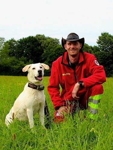 Mantrailing: Marcel Koroll mit Azra